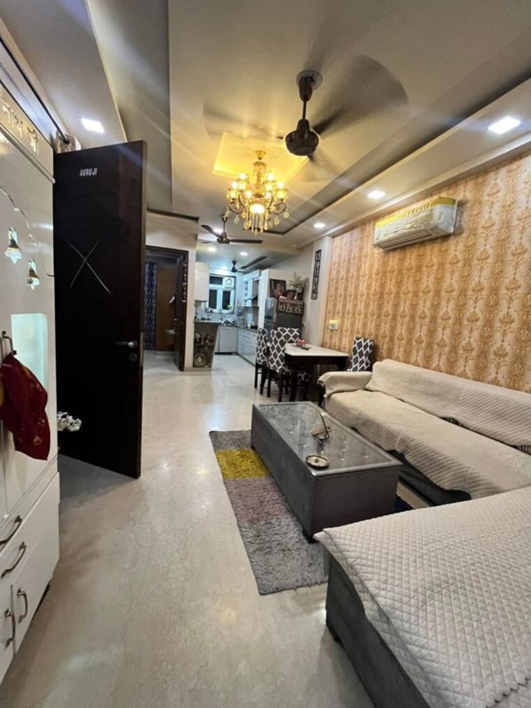 Living Room, vikas puri 3 Bedroom 125 Sq.Yd. Builder Floor In Vikas Puri Delhi 10129923