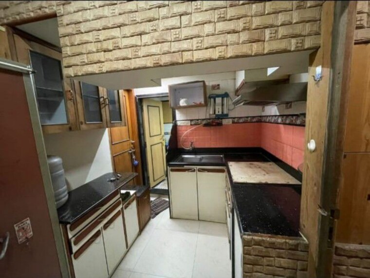 Kitchen, gypsy-apartment 1 RK 300 Sq.Ft. Apartment In Powai Mumbai 10129942