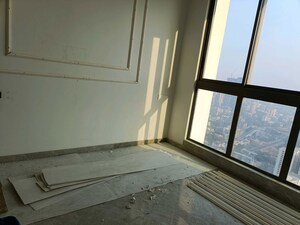 Room in 4 BHK Apartment at Prestige Jasdan Classic, Mahalaxmi – for Rent
