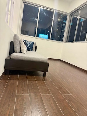 Room in 2 BHK Apartment at Lodha Amara, Kolshet Road – for Sale