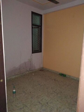 Room in 2.5 BHK Builder Floor at Mayur Vihar – for Sale