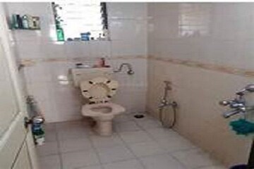 Bathroom in 2 BHK Apartment at Salt Lake Sector V – for Rent