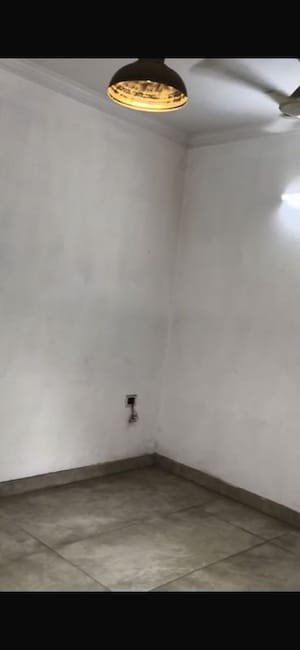 Room in 2.5 BHK Apartment at Rohini Sector 14 – for Sale