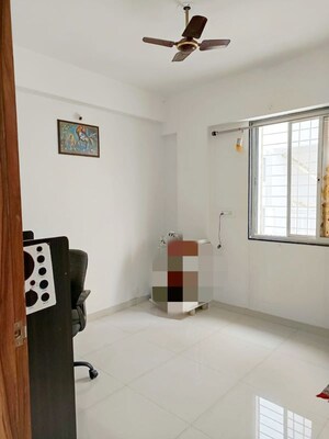 Room in 2 BHK Apartment at Tathawade – for Rent