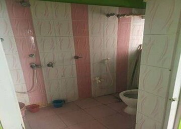 Bathroom in 2 BHK Apartment at Sealdah – for Rent