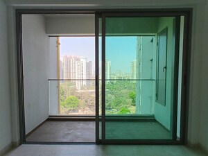3 BHK Apartment For Rent in Kalpataru Immensa, Kolshet Road