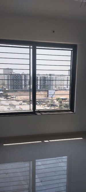 Room in 2 BHK Apartment at Manav La Centra, Tathawade – for Rent