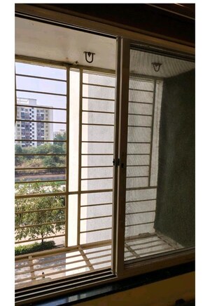 Room in 1 BHK Apartment at Kalpataru Exquisite Sierra, Wakad – for Rent