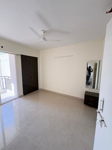 Room in 2 BHK Apartment at Signature The Millennia 3, Sector 37d – for Rent