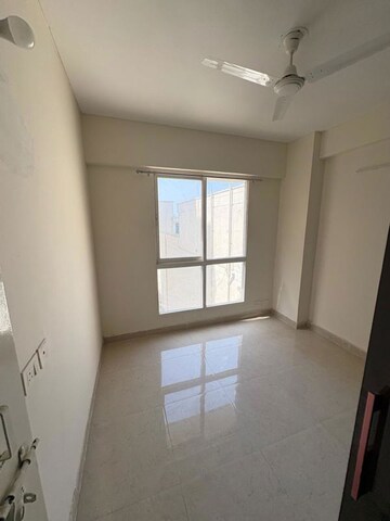 Room in 2 BHK Apartment at Signature The Millennia 3, Sector 37d – for Rent