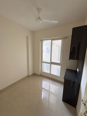 Room in 2 BHK Apartment at Signature The Millennia 3, Sector 37d – for Rent