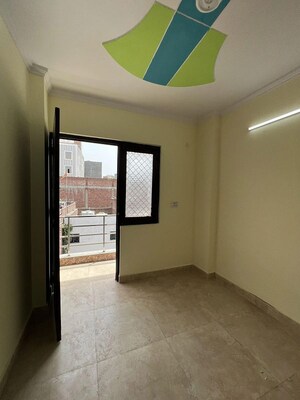 Room in 2 BHK Apartment at Sector Iii – for Rent