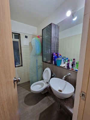 Bathroom in 2 BHK Builder Floor at Hiranandani Eagleridge Wing A, Thane West – for Rent