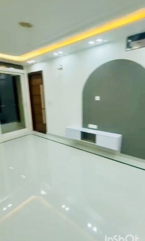 Room in 3 BHK Apartment at Rohini Sector 13 – for Sale