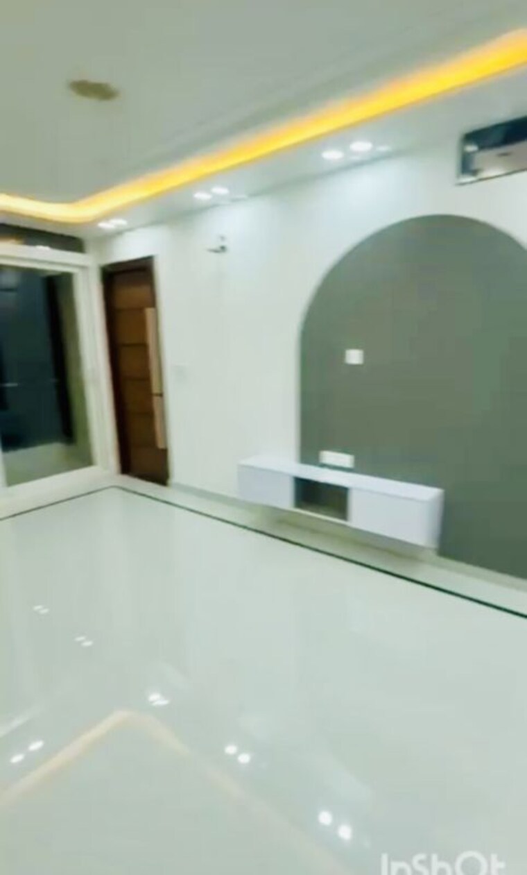 Room, rohini sector 13 3 Bedroom 1100 Sq.Ft. Apartment In Rohini Sector 13 Delhi 10130040