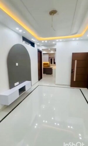 Room in 3 BHK Apartment at Rohini Sector 13 – for Sale