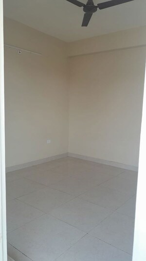  Shop For Rent in Omaxe World Street, Sector 79