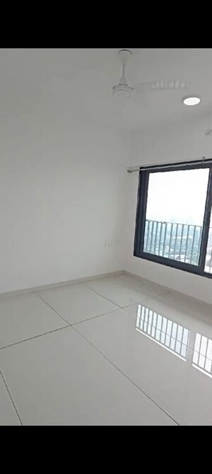 Room in 2 BHK Apartment at Arkade Aspire, Goregaon East – for Rent