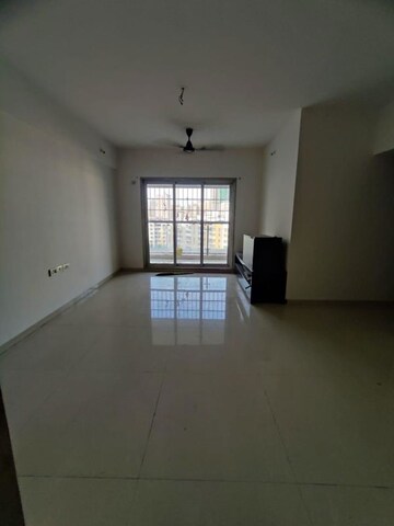 Room in 2 BHK Builder Floor at Vijay Orovia, Ghodbunder Road – for Rent
