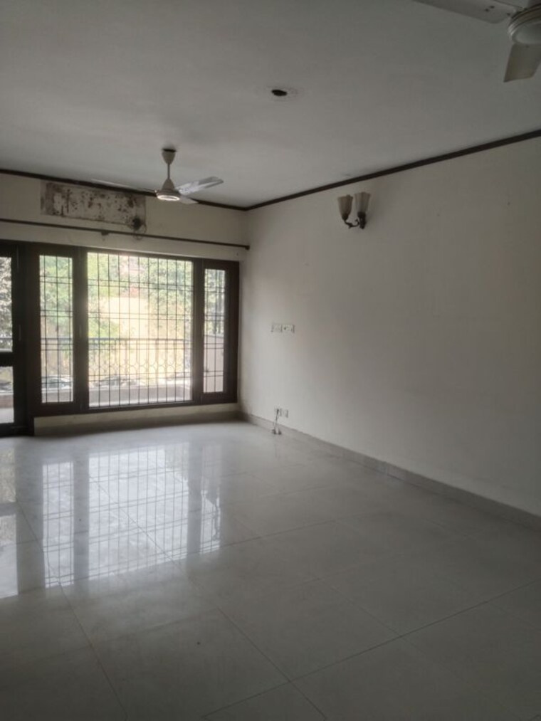 Room, sarita vihar 4 Bedroom 2250 Sq.Ft. Apartment In Sarita Vihar Delhi 10130123
