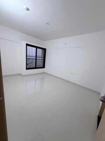 Room in 2 BHK Apartment at Kohinoor Courtyard One, Wakad – for Rent