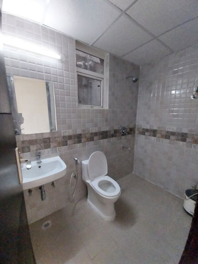 Bathroom, signature-global-park-4-and-5 2 Bedroom 1022 Sq.Ft. Apartment In Sohna Sector 36 Gurgaon 9448612
