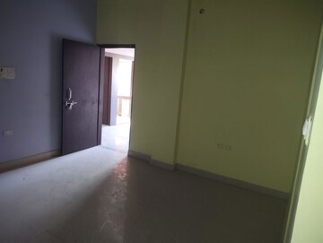 Room in 2 BHK Apartment at Phoolbagan – for Rent