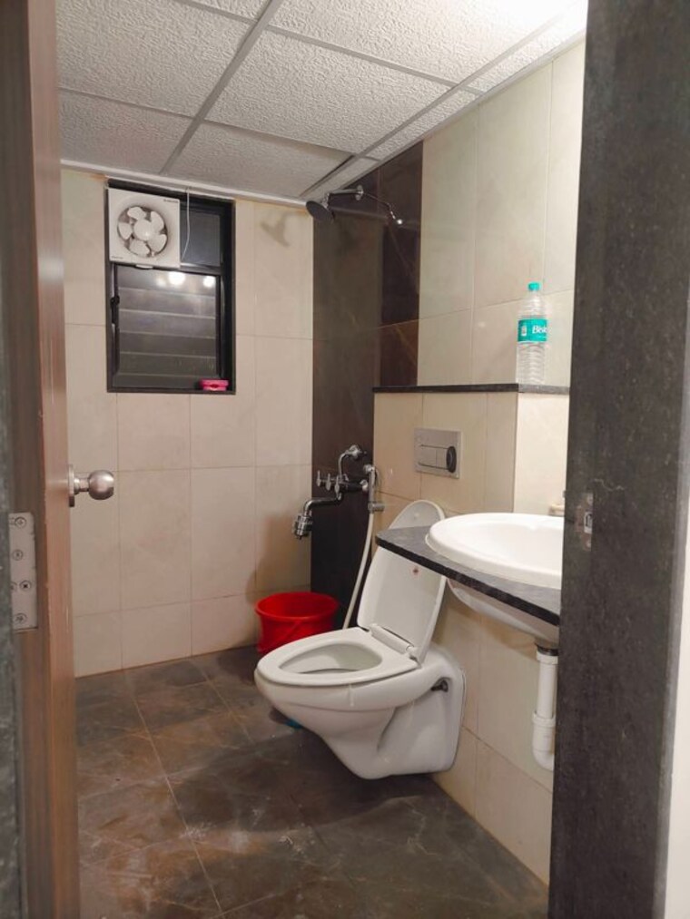 Bathroom, blue-berry 1 Bedroom 560 Sq.Ft. Apartment In Kharadi Pune 10130195