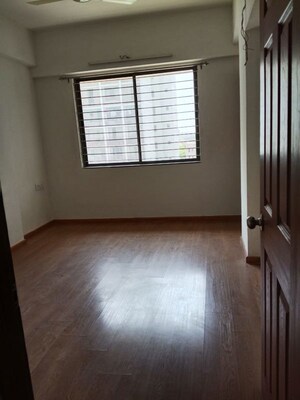 Room in 2 BHK Apartment at  Deep Indraprastha Homes, Makarba – for Rent