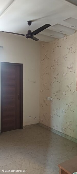 Room in 3 BHK Apartment at Lake View Complex, Dhakoli – for Rent
