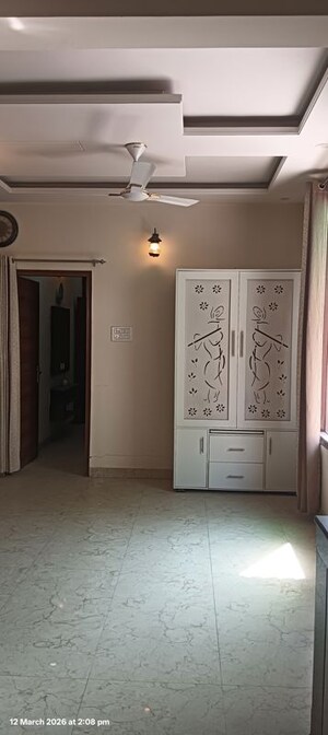Room in 3 BHK Apartment at Lake View Complex, Dhakoli – for Rent
