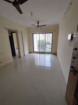 Room in 2 BHK Builder Floor at Bhoomi Acres, Thane West – for Rent