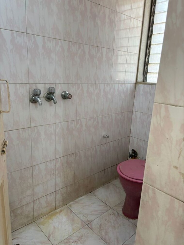 Bathroom, oswal-park 2 Bedroom 500 Sq.Ft. Apartment In Oswal Park Thane 10130233