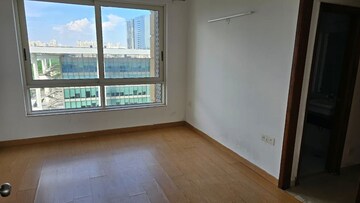 Room in 3 BHK Apartment at Jaypee Kalypso Court, Sector 128 – for Rent