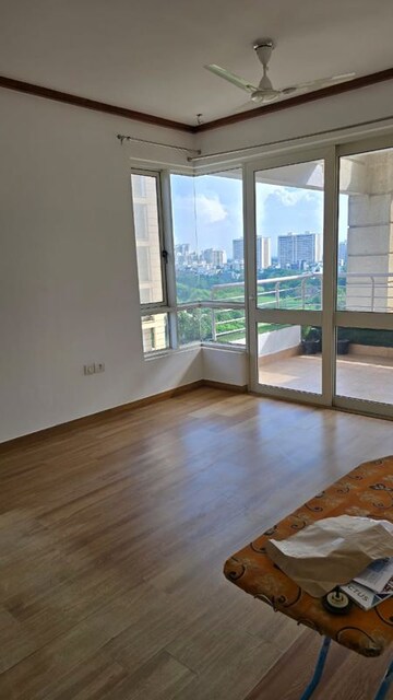 Room in 3 BHK Apartment at Jaypee Kalypso Court, Sector 128 – for Rent