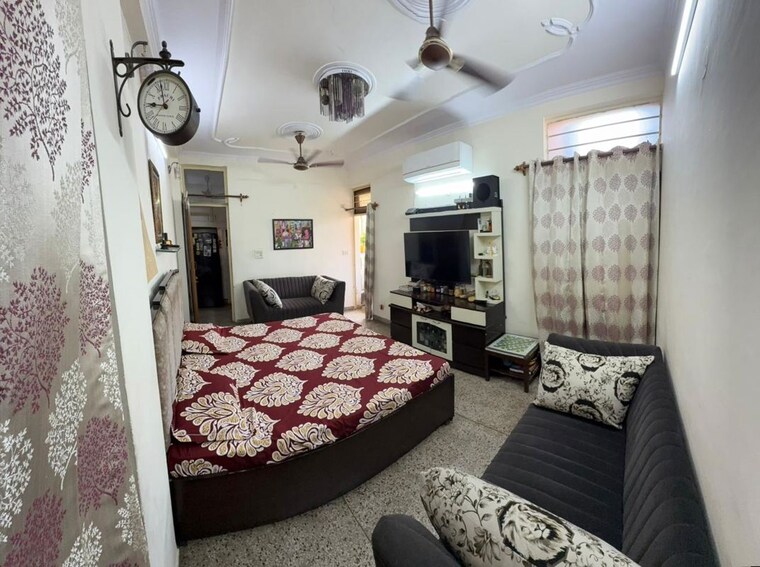 Room, vikas puri 2 Bedroom 850 Sq.Ft. Apartment In Vikas Puri Delhi 10130203
