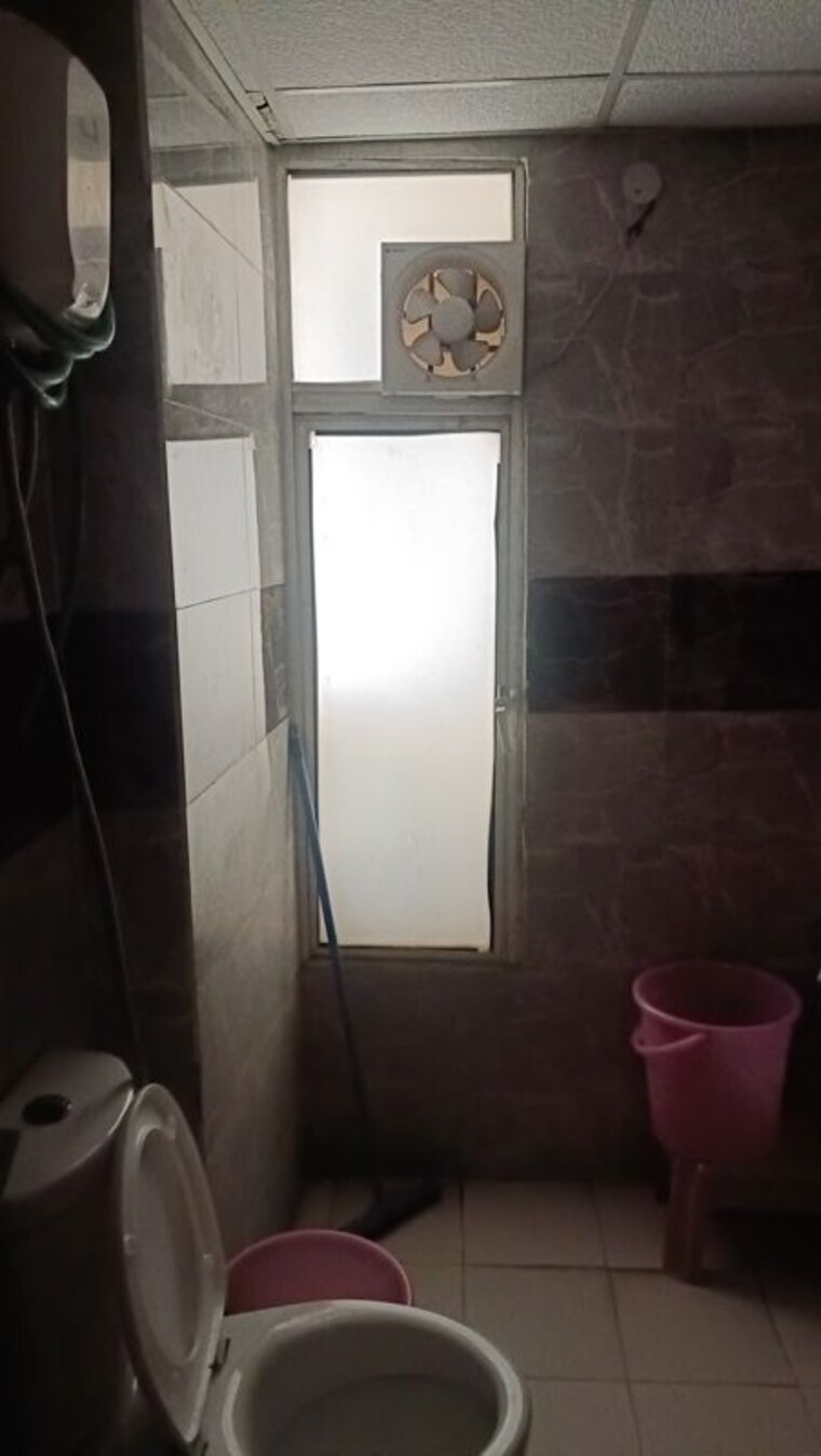 Bathroom, supertech-ecovillage-ii 2 Bedroom 890 Sq.Ft. Apartment In Sector 16b Greater Noida Greater Noida 10130271