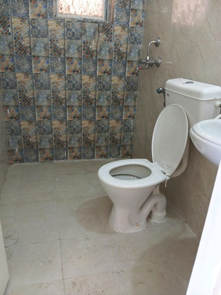 Bathroom, signature-the-millennia-2 2 Bedroom 900 Sq.Ft. Apartment In Sector 37d Gurgaon 10130265