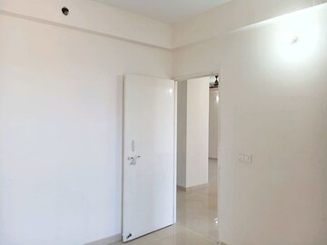 Room in 2 BHK Apartment at Signature The Millennia 3, Sector 37d – for Rent