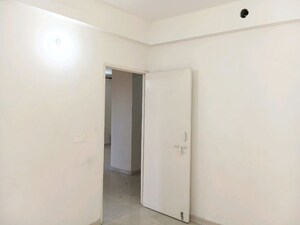 Room in 2 BHK Apartment at Signature The Millennia 3, Sector 37d – for Rent