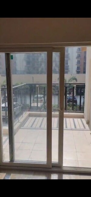 Room in 2.5 BHK Apartment at Amrapali Terrace Homes, Tech Zone 4 Greater Noida – for Sale
