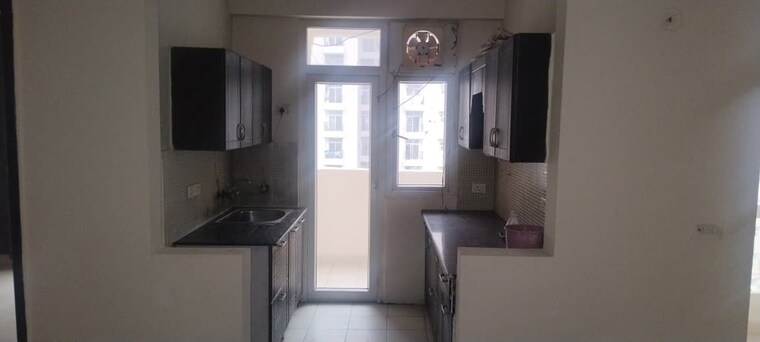 Living Room, amrapali-silicon-city 2.5 Bedroom 1180 Sq.Ft. Apartment In Sector 76 Noida 10130306