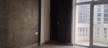 Building Lobby in 2.5 BHK Apartment at Amrapali Silicon City, Sector 76 – for Sale