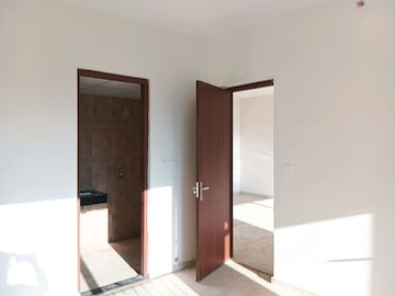 Room in 3 BHK Apartment at BPTP Terra, Sector 37d – for Rent