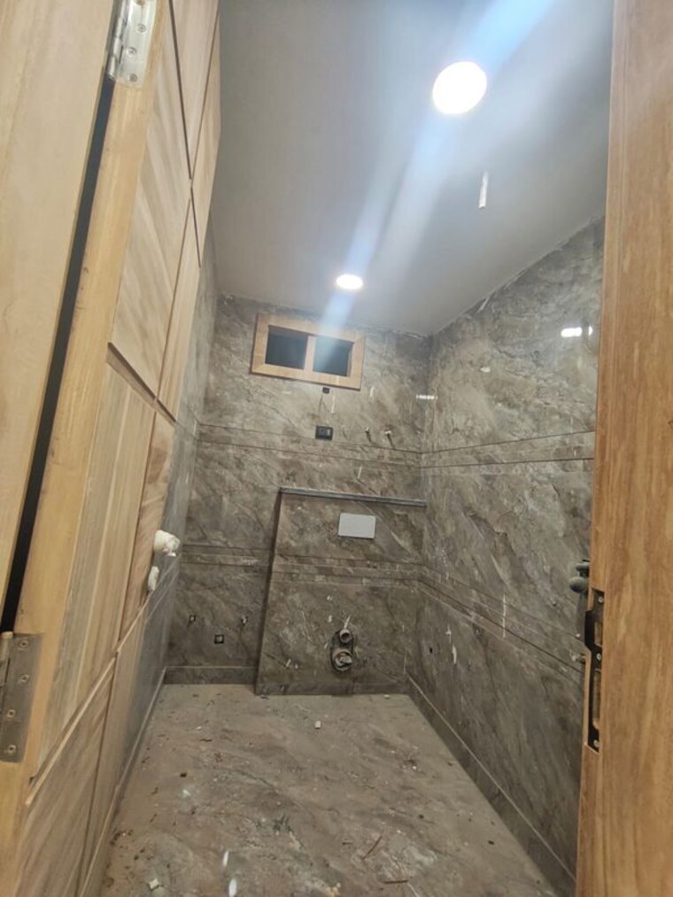 Bathroom, govindpuri 2 Bedroom 900 Sq.Ft. Builder Floor In Govindpuri Delhi 10130299