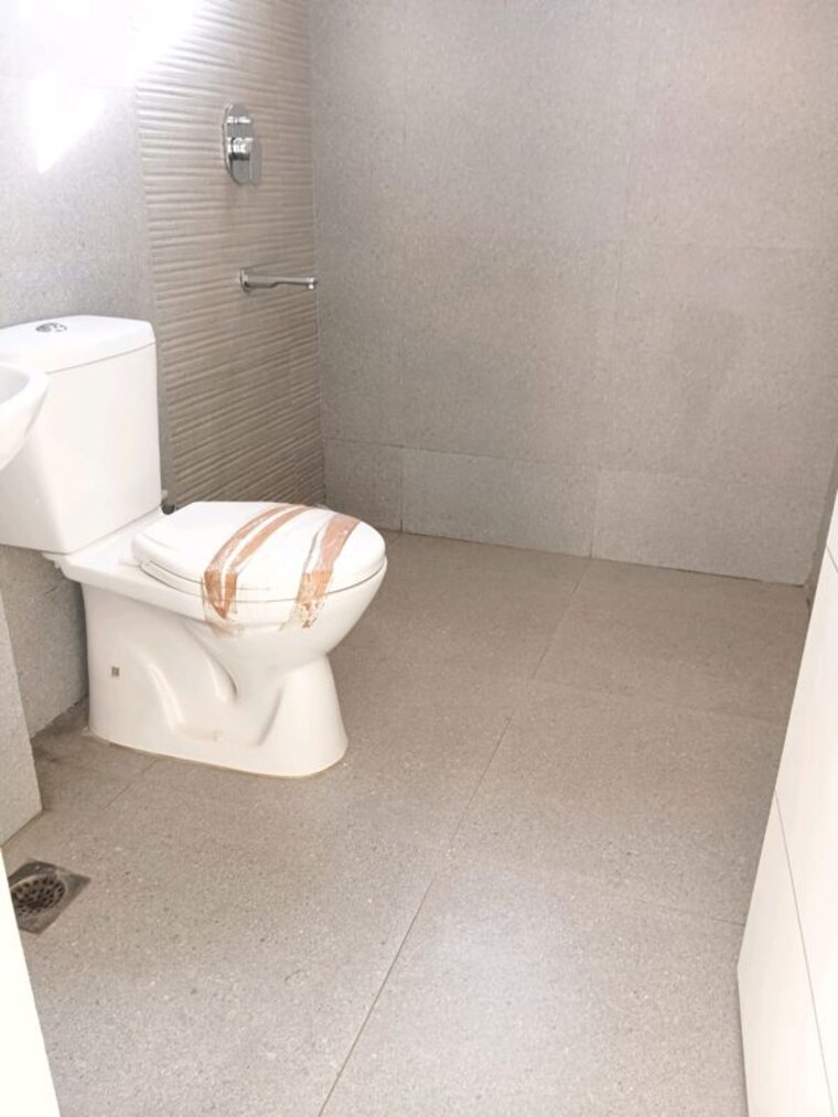 Bathroom, corona-optus 3 Bedroom 1765 Sq.Ft. Apartment In Sector 37c Gurgaon 10130313
