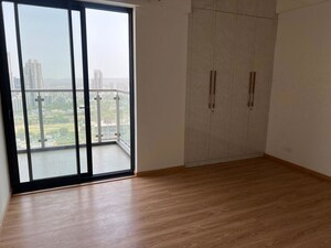 Room in 4 BHK Apartment at M3M Latitude, Sector 65 – for Sale