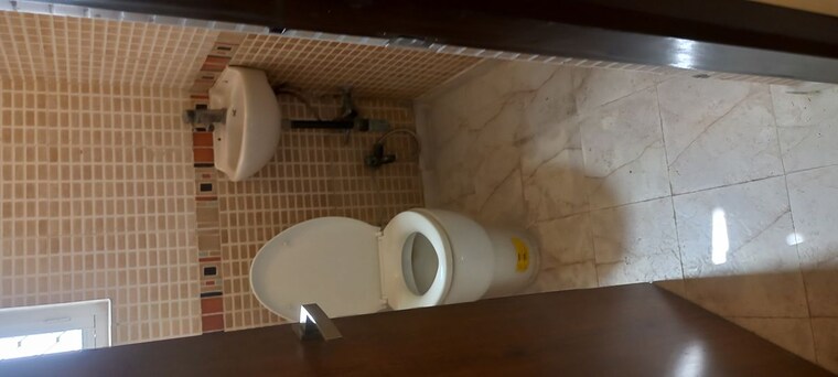 Bathroom, ip extension 2 Bedroom 1000 Sq.Ft. Apartment In Ip Extension Delhi 10130358