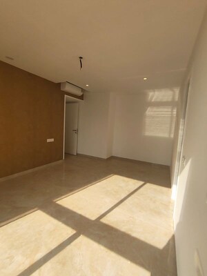 Room in 3 BHK Builder Floor at Vijay Nagar – for Rent