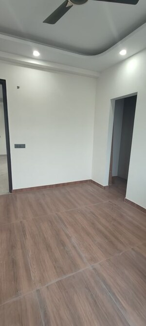 Room in 3 BHK Apartment at Ansal Api Versalia 2, Sector 67a – for Sale